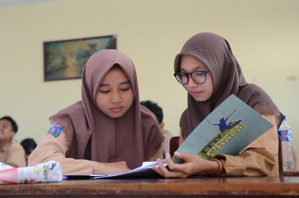 Dukung Program Pemerintah Tingkatkan Literasi Keuangan, Allianz ...